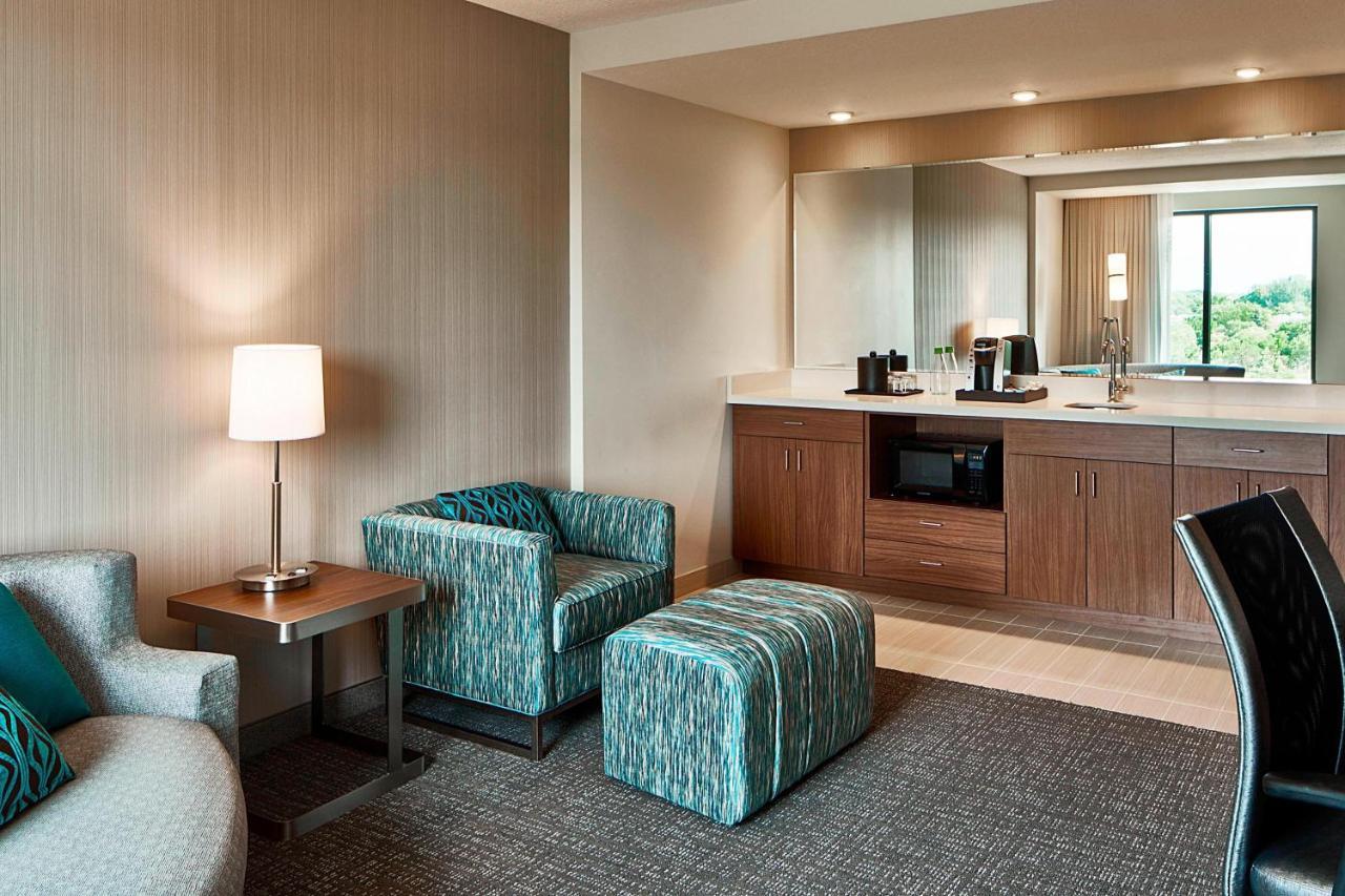 Courtyard By Marriott Minneapolis West Saint Louis Park Exterior photo