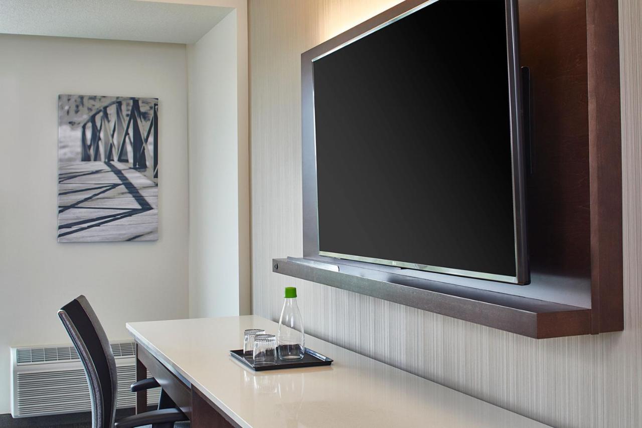 Courtyard By Marriott Minneapolis West Saint Louis Park Exterior photo