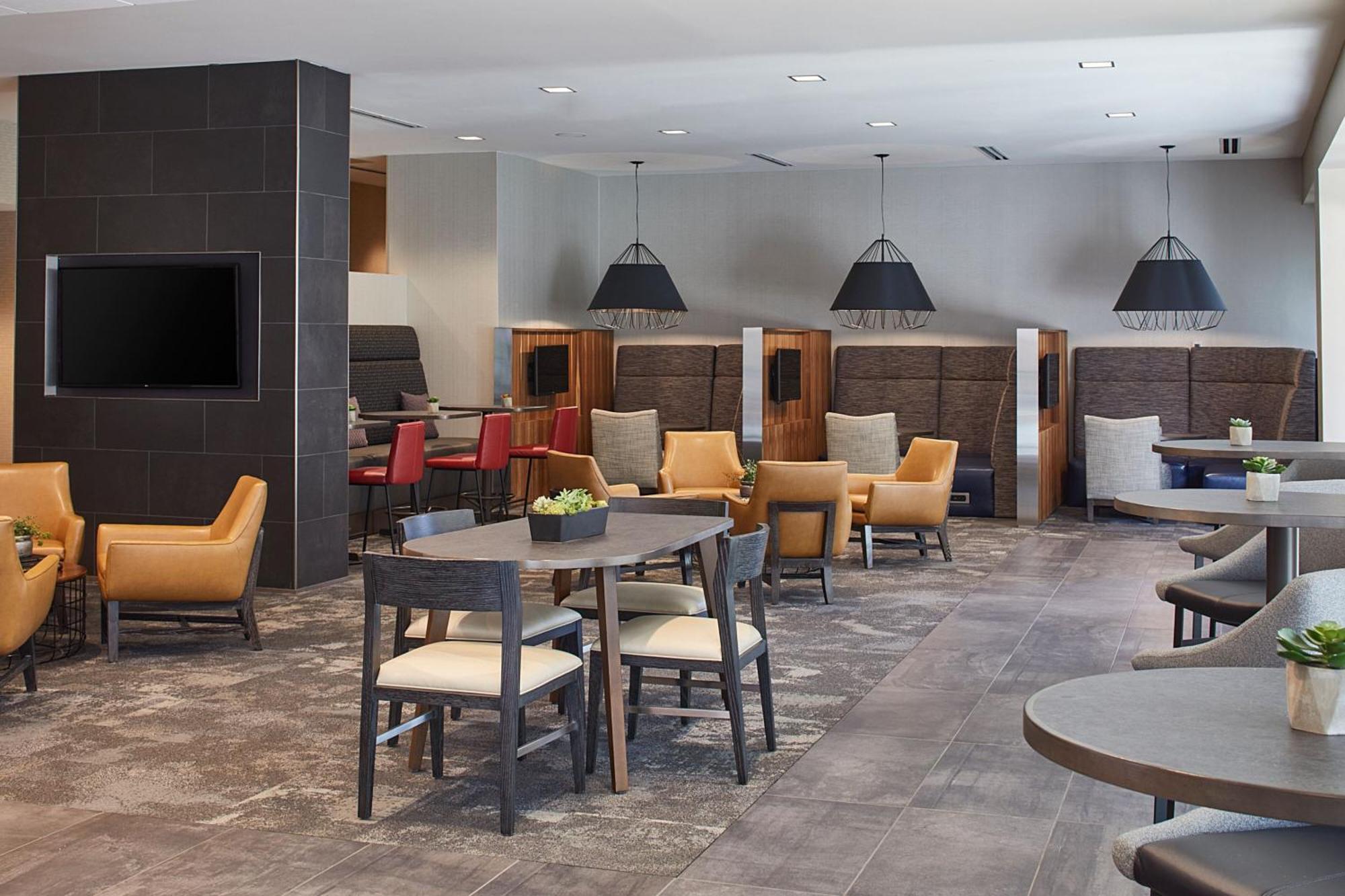 Courtyard By Marriott Minneapolis West Saint Louis Park Exterior photo