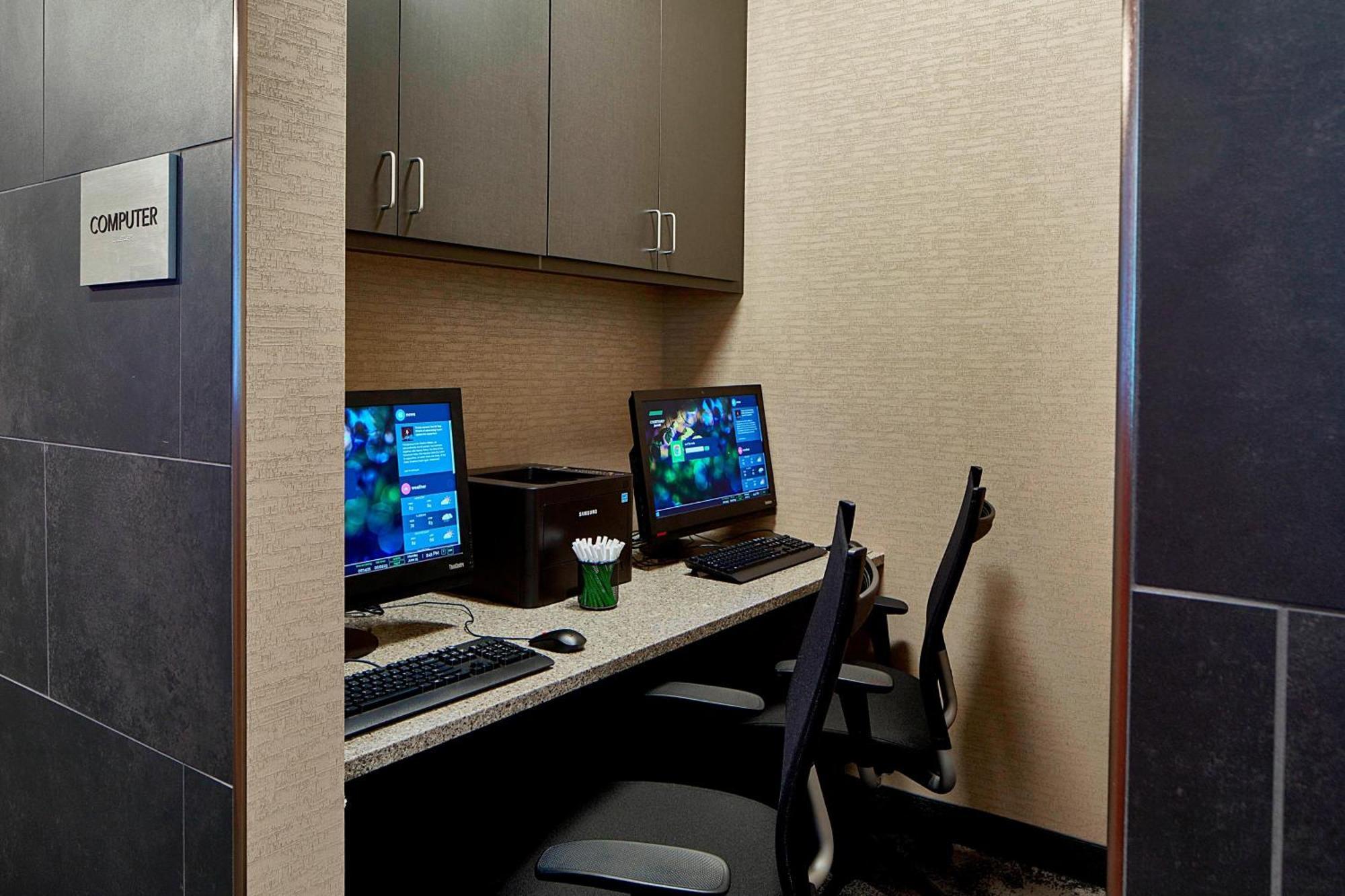 Courtyard By Marriott Minneapolis West Saint Louis Park Exterior photo